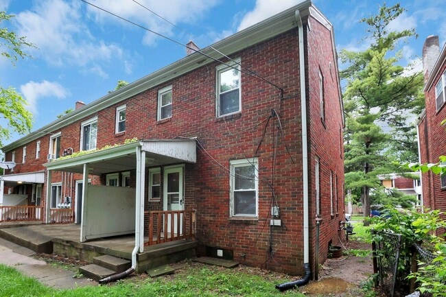 Building Photo - 47-53-53 S Burgess Ave