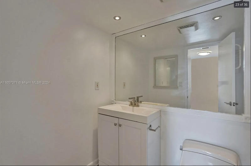 Building Photo - 7175 Orange Dr