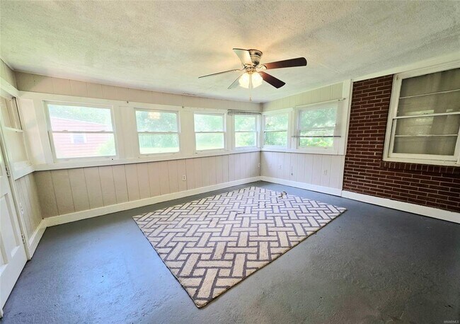 Building Photo - 3739 Honeysuckle Ct