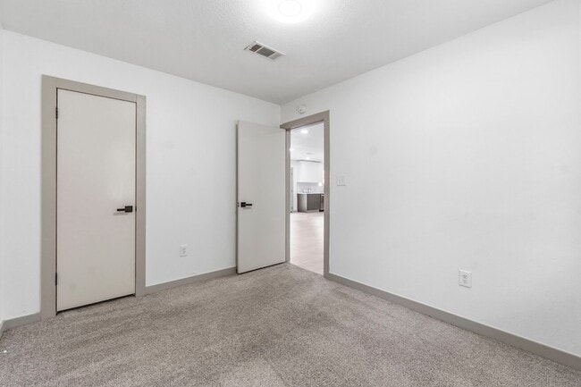 Building Photo - 14850 Coaltown Rd