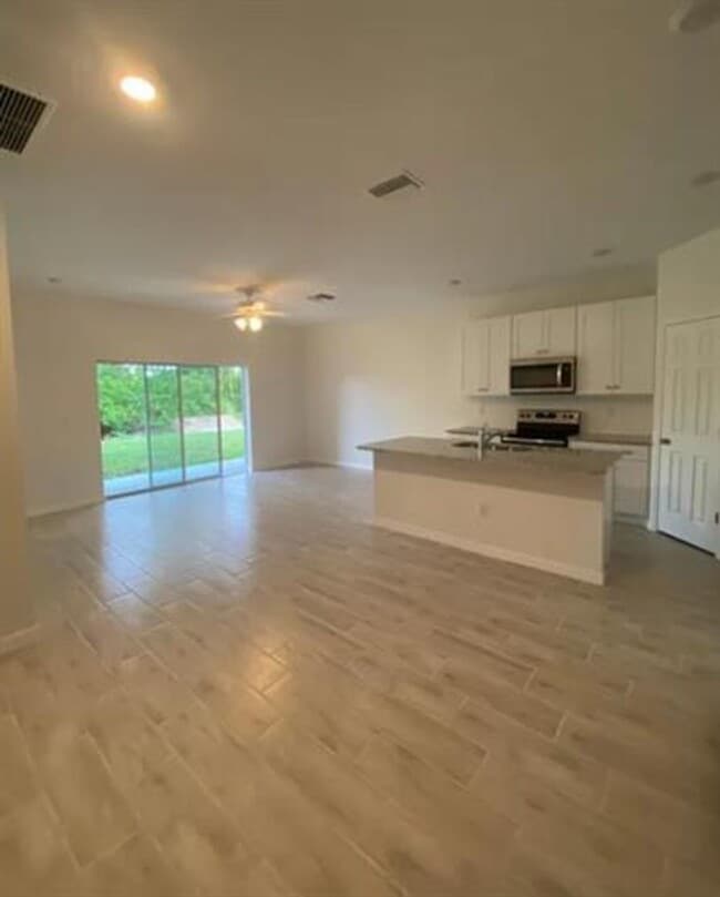 Building Photo - 26323 Explorer Rd