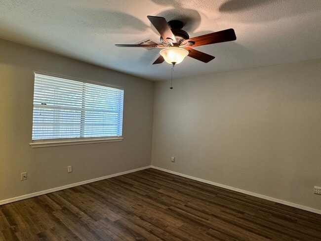 Building Photo - 2306 NW 75th St