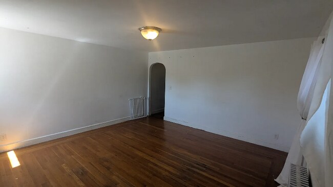 Building Photo - 60 Longue Vue Ave