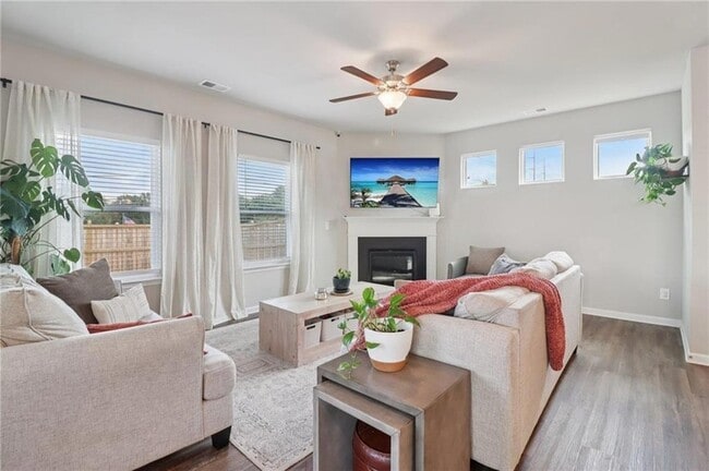 Building Photo - 3890 Clarington Dr