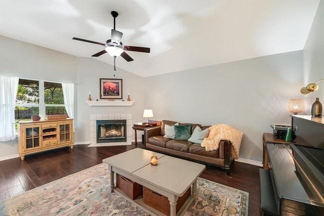 Building Photo - 802 Lantana Dr