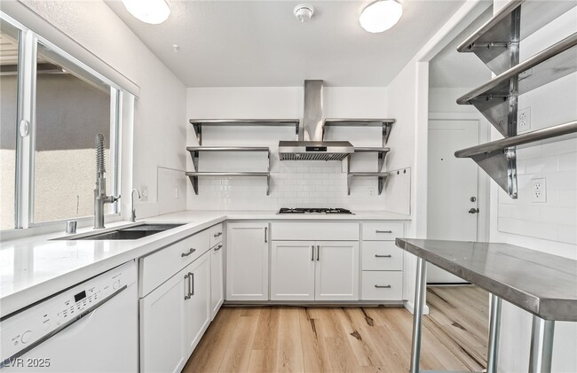 Building Photo - 5951 Via La Contera Dr