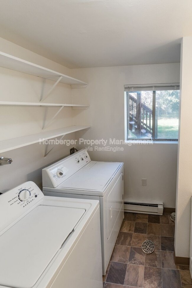 Building Photo - 2618 S Blake Rd