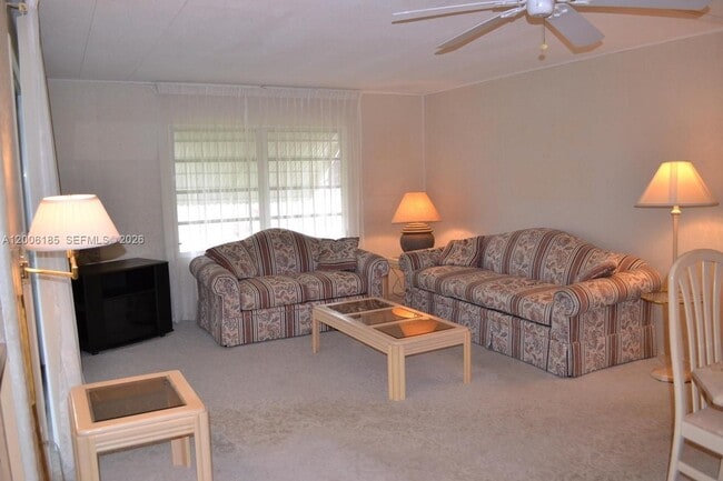 Building Photo - 1620 SW 64th Way