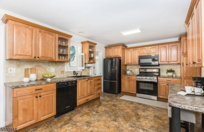 Building Photo - 7 Evergreen Terrace