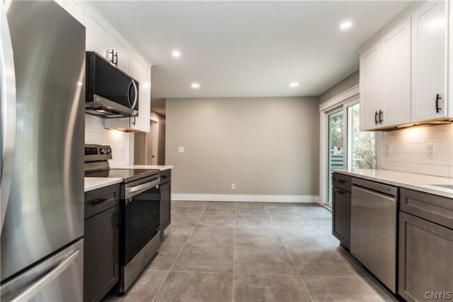 Building Photo - 87 Brown St