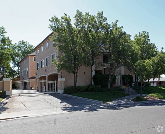 Building Photo - Cabot Cove