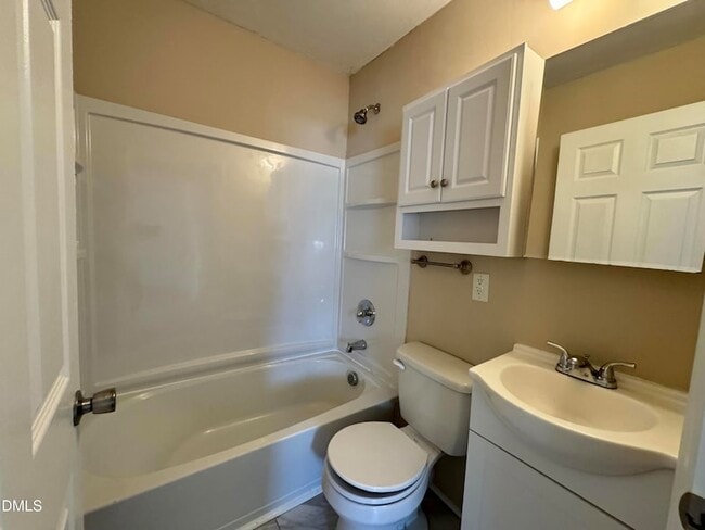 Building Photo - 52 Eastwood St