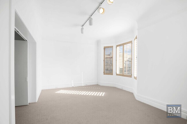 Building Photo - 862 North Point St