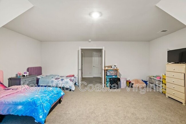 Building Photo - 175 Royal Black Heath