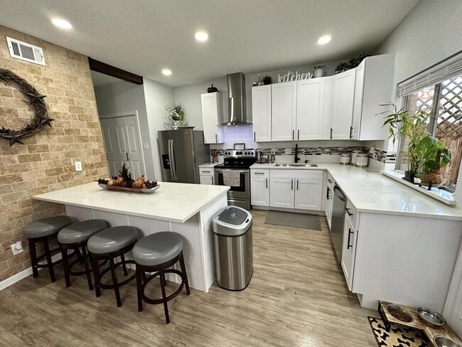 Building Photo - 840 Threadneedle St