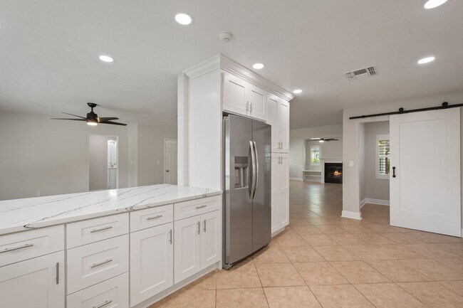 Building Photo - Renovated Winter Park 32789 Home for Lease