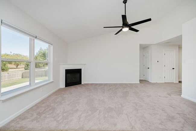 Building Photo - Beautifully Updated Carmel Ranch in Haverstick – Walk to Prairie Trace!