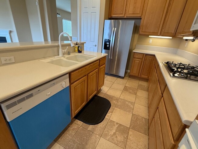 Building Photo - Apple Valley Estates- Gated Community- Beautiful 4 Bedrooms, 3 Bathrooms