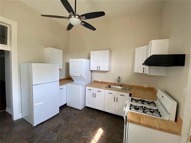 Building Photo - 4040 Banks St