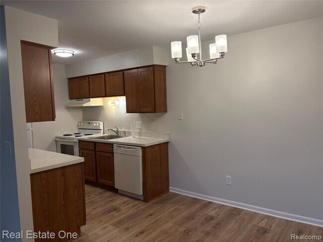 Building Photo - 18574 Masonic