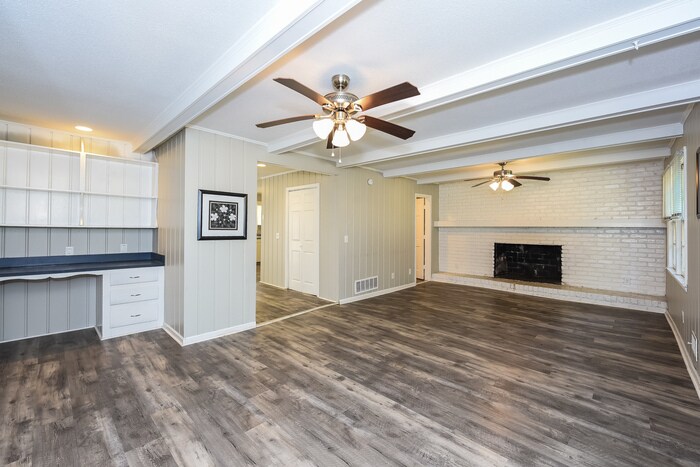 Building Photo - 455 Brookshire Dr