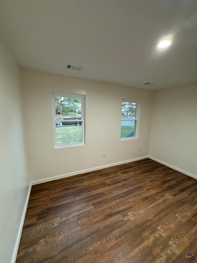 Building Photo - 104 Acorn Ridge Ct
