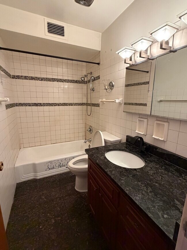 Building Photo - 3158 W 93rd St