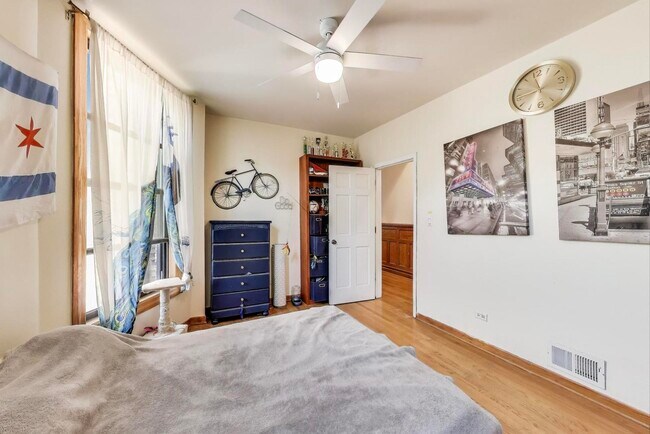 Building Photo - 4553 S Ellis Ave