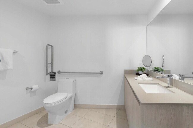Building Photo - 4111 S Ocean Dr