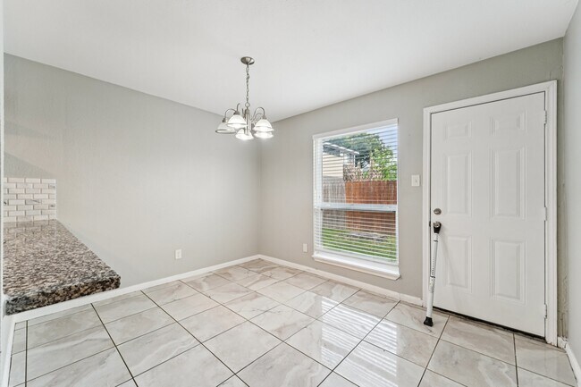 Building Photo - 9721 Debbie Ln