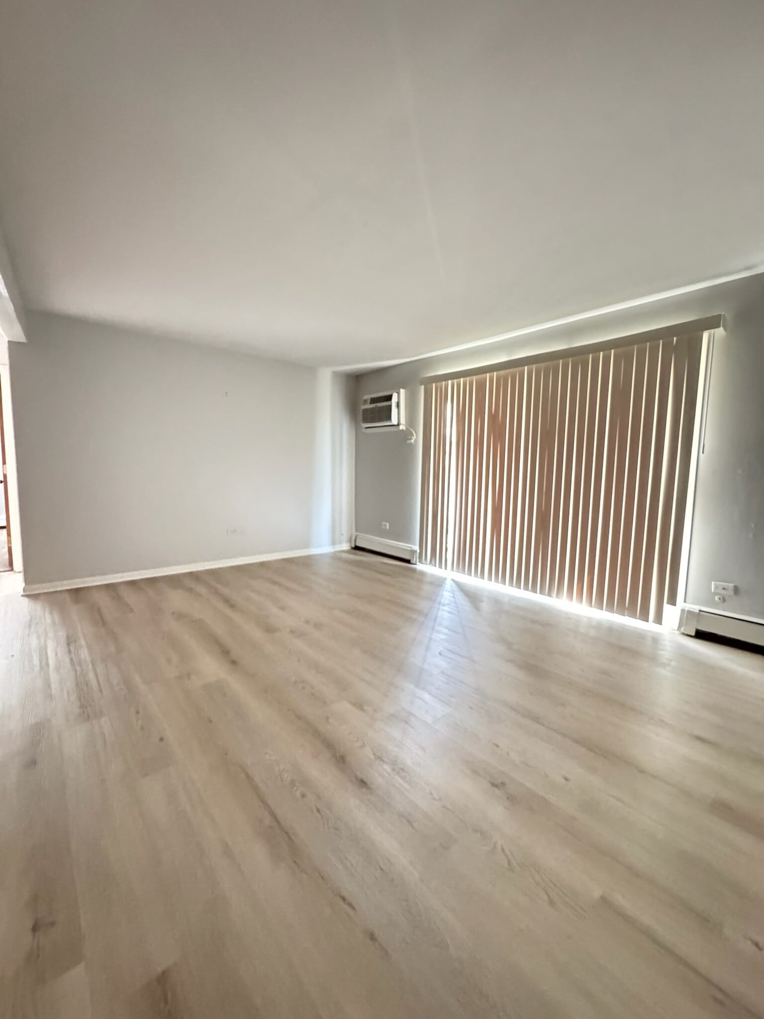 Building Photo - 12715 S La Crosse Ave