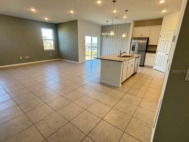 Building Photo - 1255 Normandy Dr