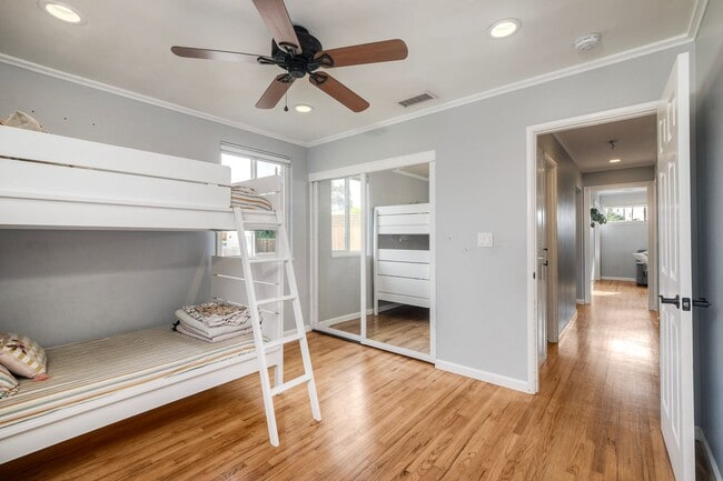 Building Photo - 3Bed/1Bath Charming Home in South Oceanside~ Moreno