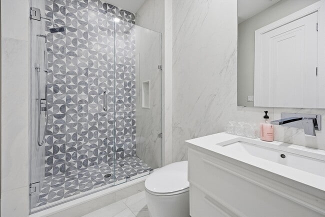 Building Photo - 125 Broad St