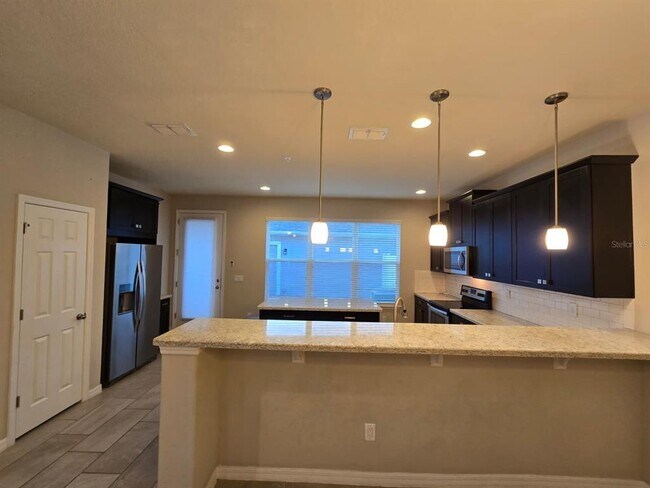 Building Photo - 8642 Vedder Ln