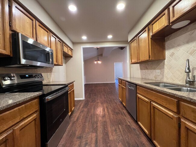 Building Photo - 5318 Crossridge Dr