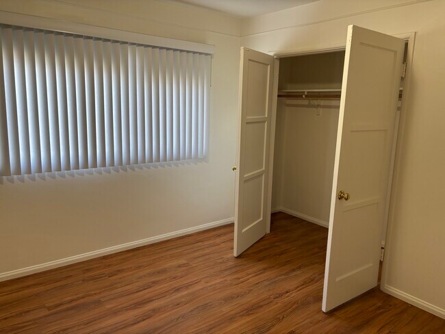 2nd bedroom - 6266 S La Brea Ave
