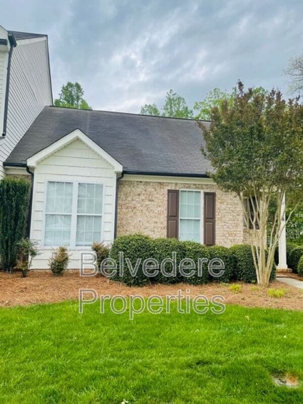 Building Photo - 8 Abelia Ct