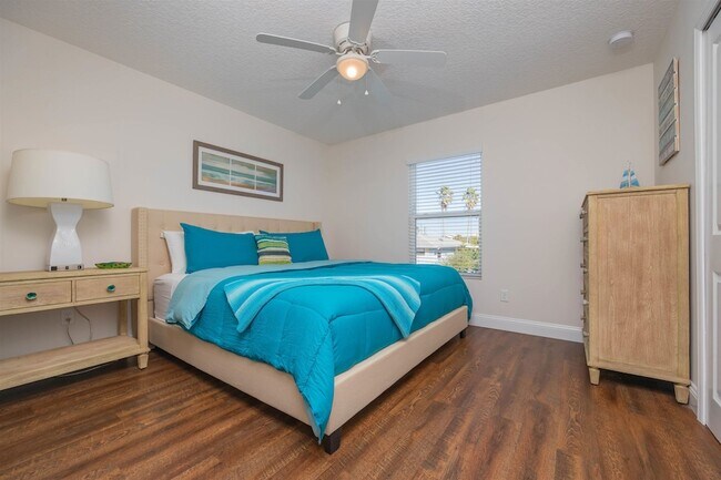 Building Photo - 6832 Middleton Ave