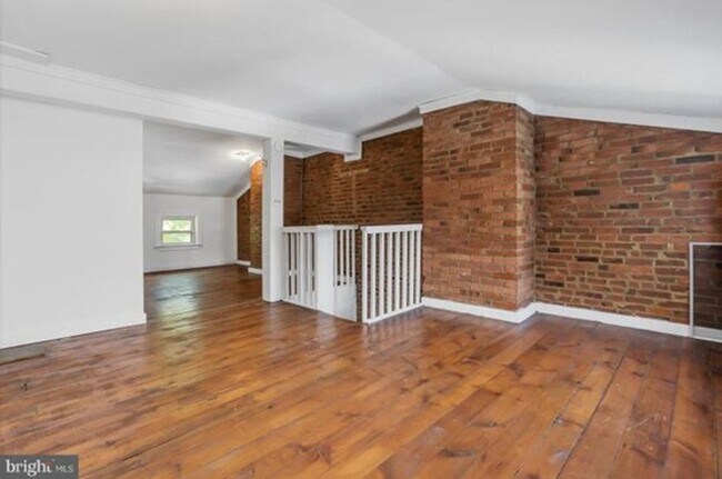 Building Photo - Enchanting Fells Point SFH 2bd/1.5ba w/ CAC, Modern Features, W/D and more! Available now