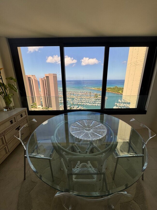 Building Photo - Luxury High-Rise Living with Panoramic Ocean Views at Yacht Harbor Towers