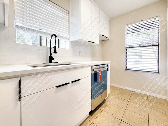 Building Photo - 8706 Schick Rd A