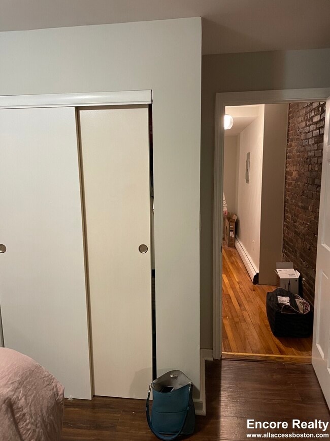 Building Photo - 153 Salem St