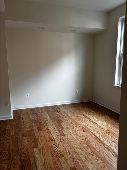 Building Photo - 1447 Chapin St NW