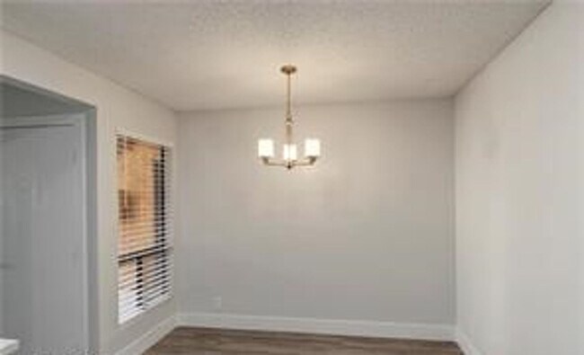 Building Photo - Beautifully Remodeled 1-Bedroom Condo in Desert Shores!