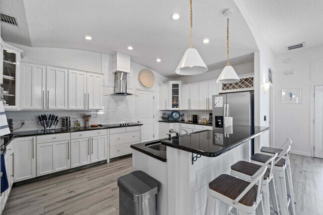 Building Photo - 42 Moody Dr