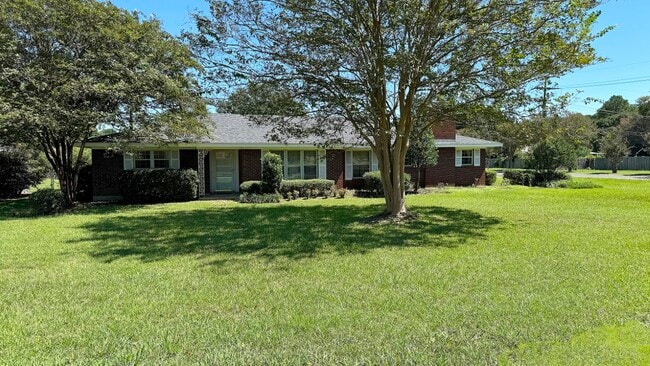 Building Photo - 500 Chickasaw Dr