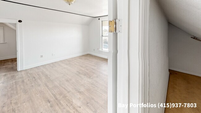 Building Photo - 1239 Haskell St