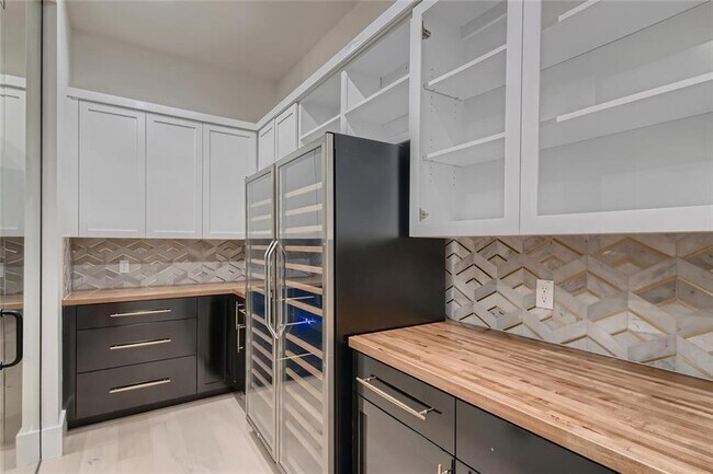 Building Photo - 6008 Lantern View Dr