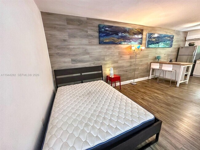 Building Photo - 3071 SW 27th Ave